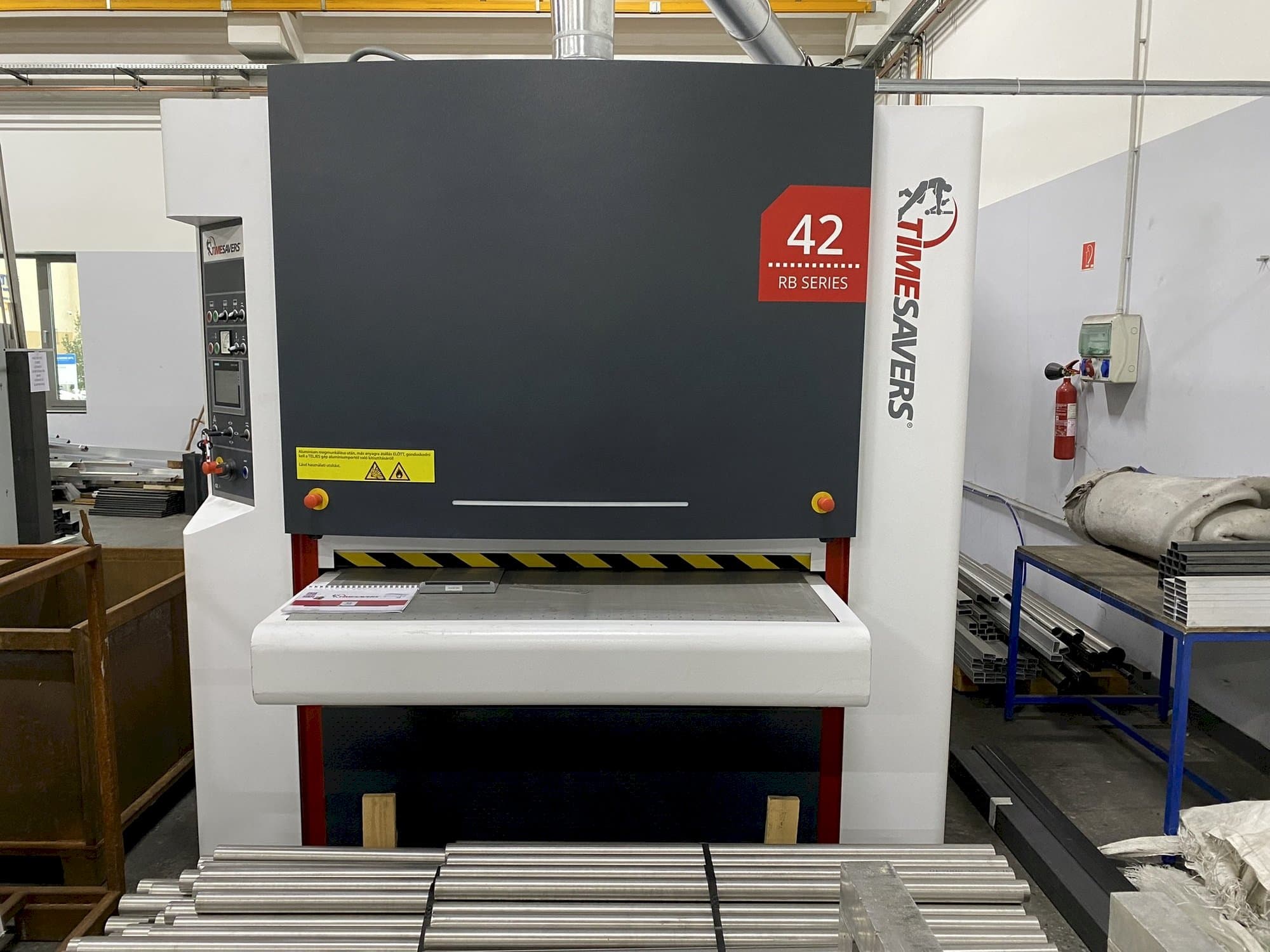 Koneen TIMESAVERS 42-SERIE-1350-WRB etunäkymä