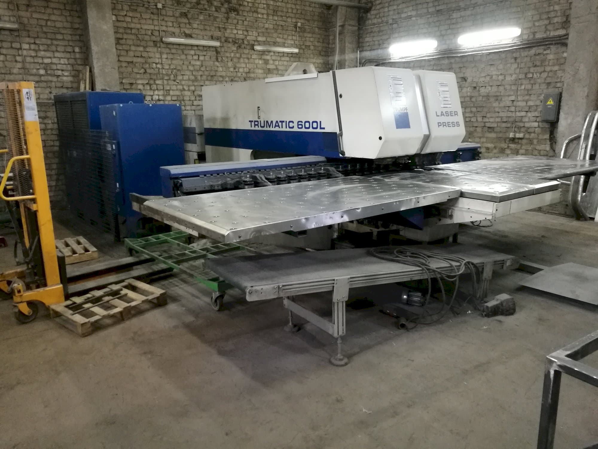 Koneen Trumpf Trumatic 600L etunäkymä
