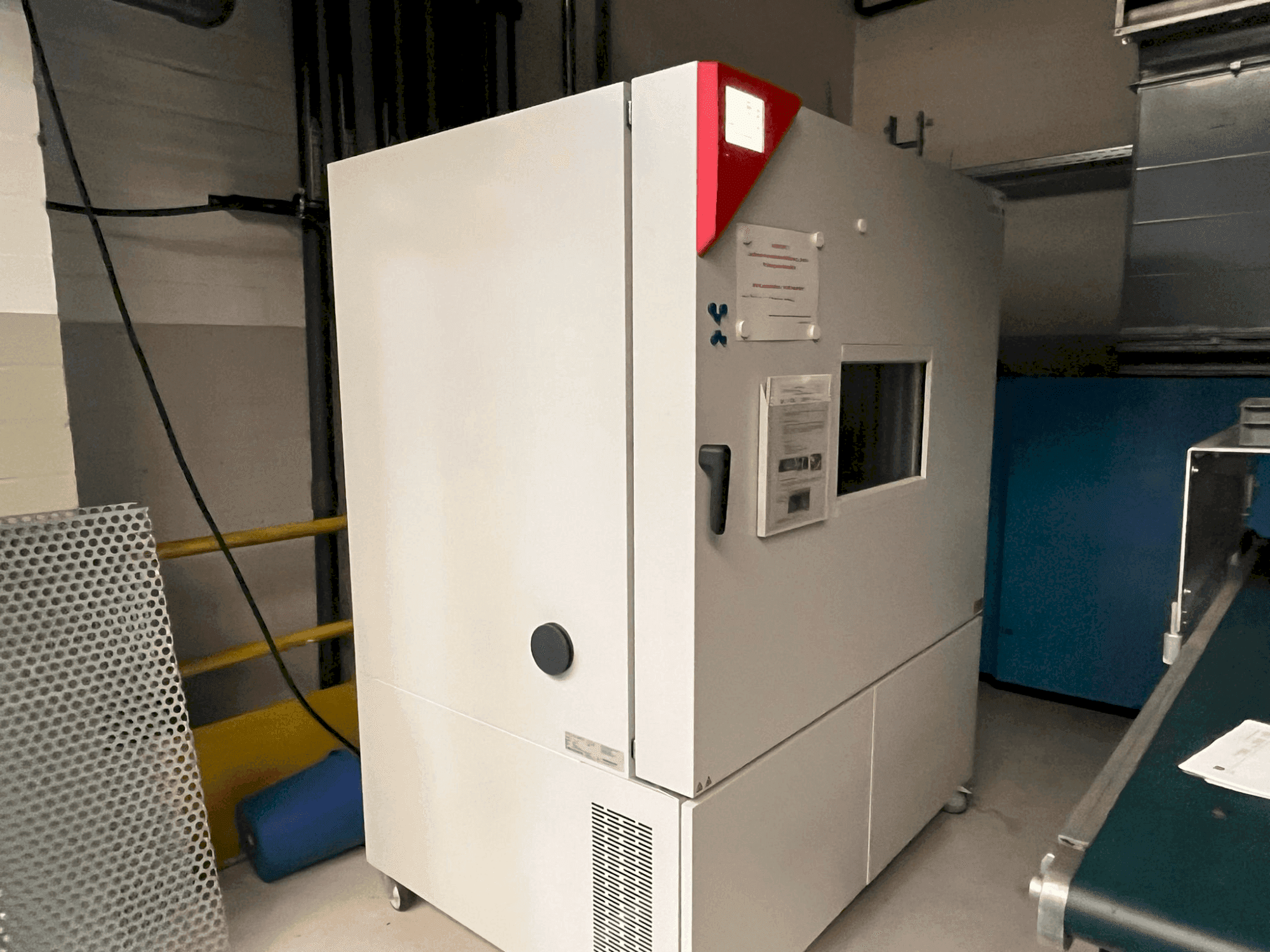 Koneen BINDER MKFT 720 etunäkymä