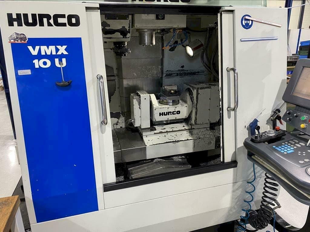 Koneen Hurco VMX 10 U 5 etunäkymä