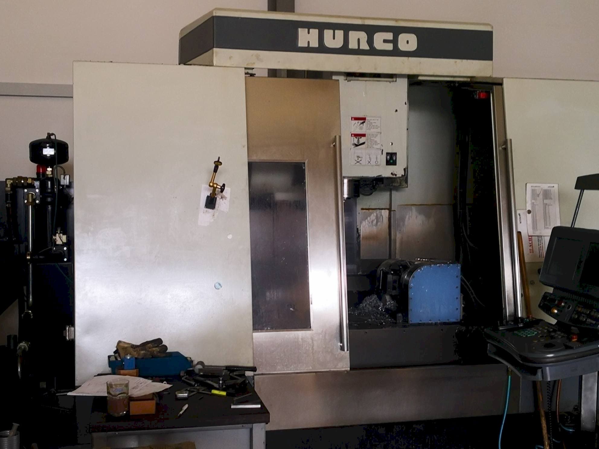 Koneen Hurco VM 50/40T etunäkymä