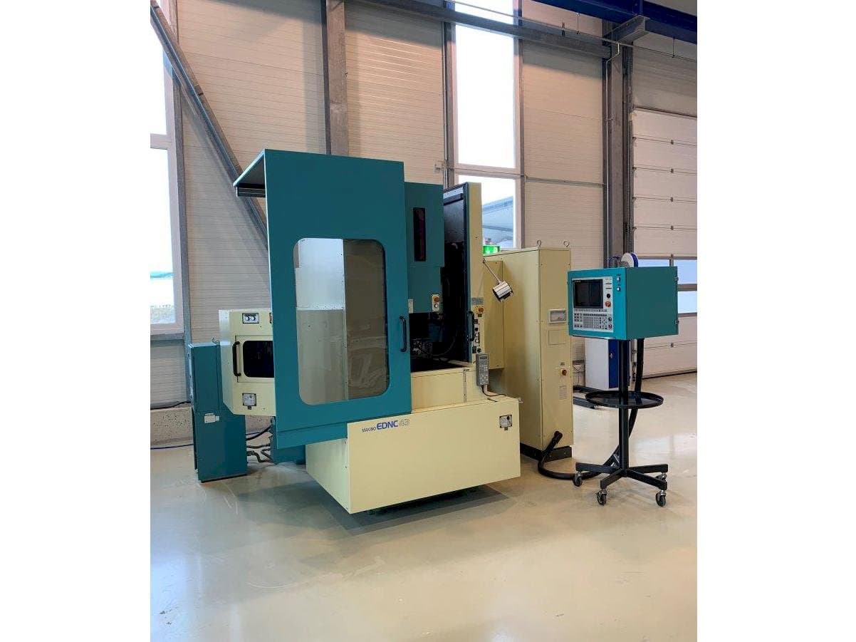 Koneen Makino EDNC43 etunäkymä