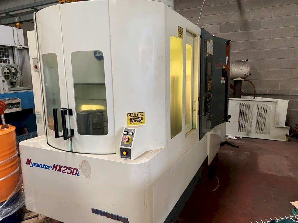Koneen Kitamura Mycenter HX250i etunäkymä