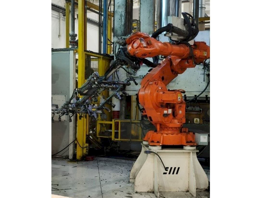 Koneen ABB IRB 6640-185/2.8 etunäkymä