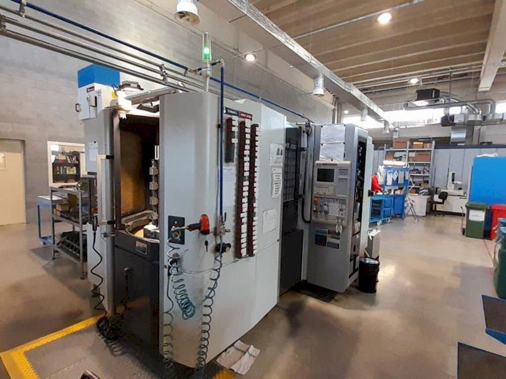 Koneen DMG NHX 4000 etunäkymä