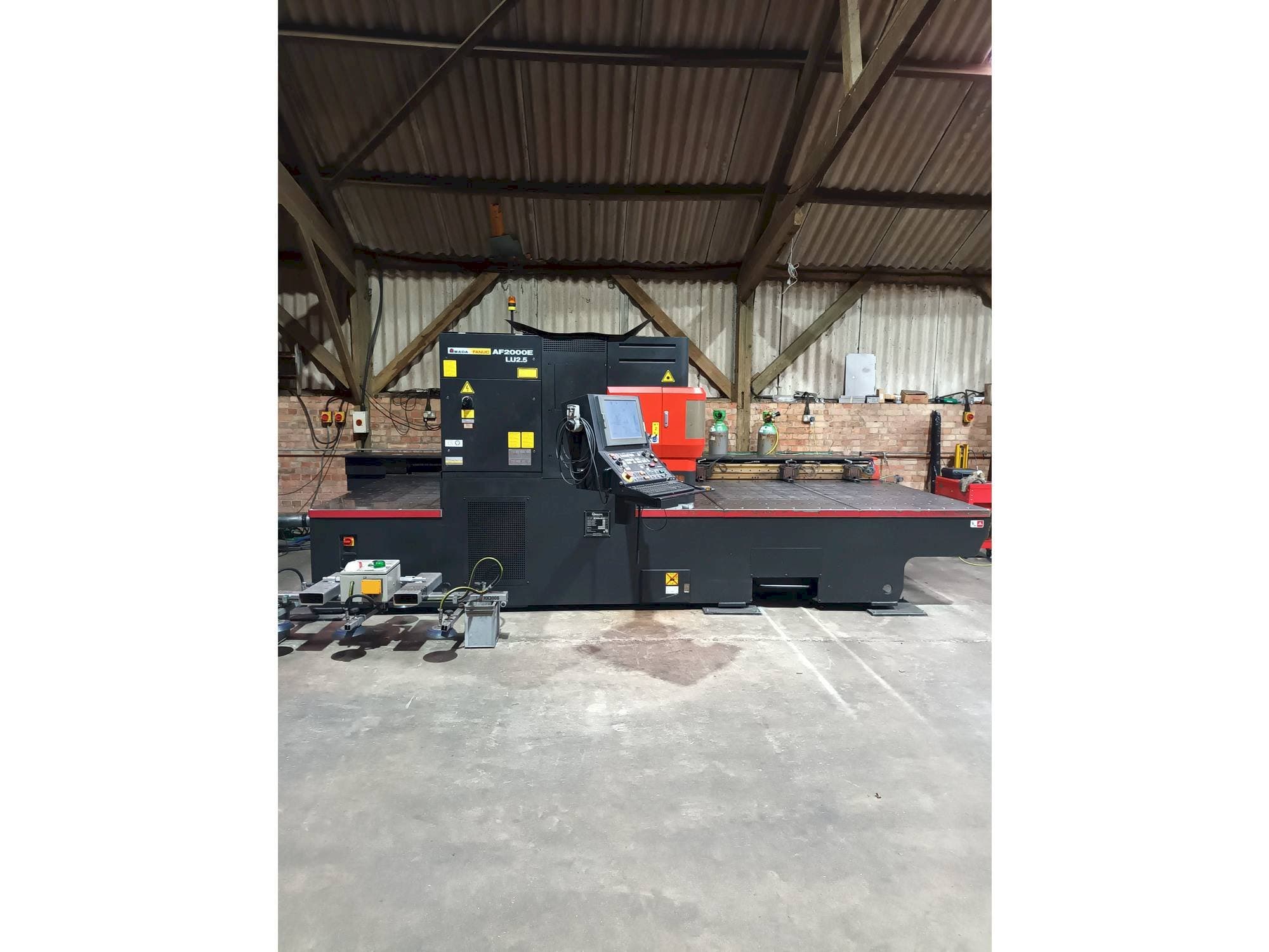 Koneen AMADA LC 2415 alpha 4 NT etunäkymä