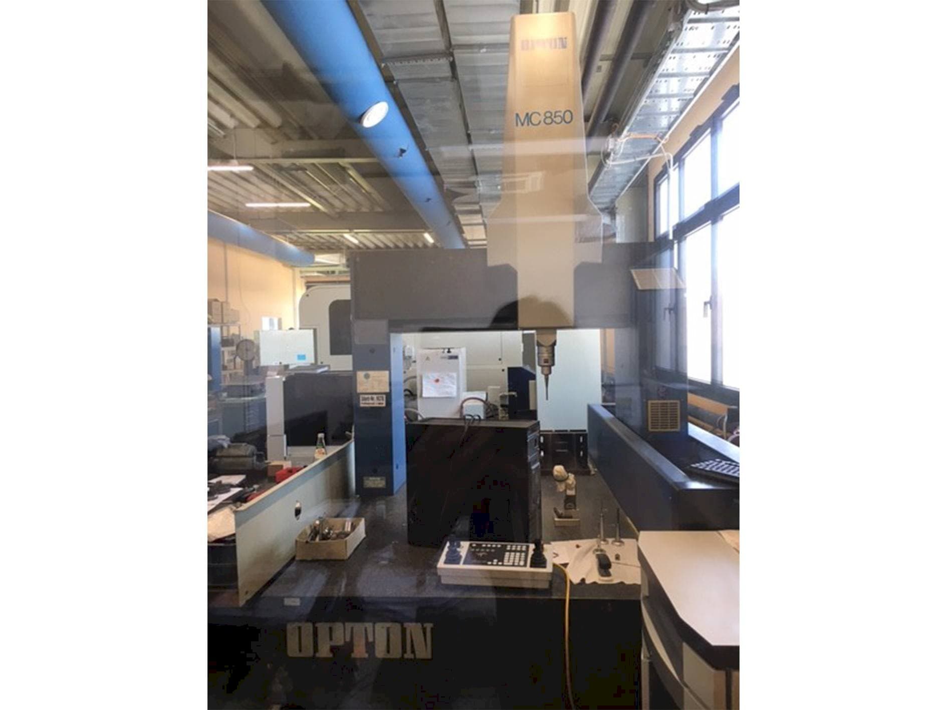 Koneen ZEISS Opton MC 850 etunäkymä