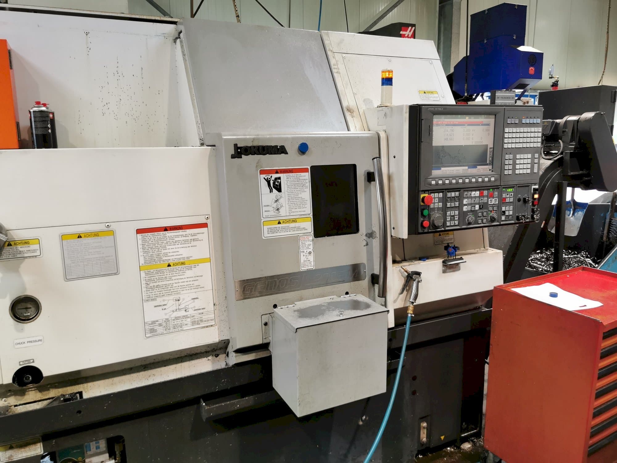 Koneen  Okuma GENOS L200E-MY etunäkymä