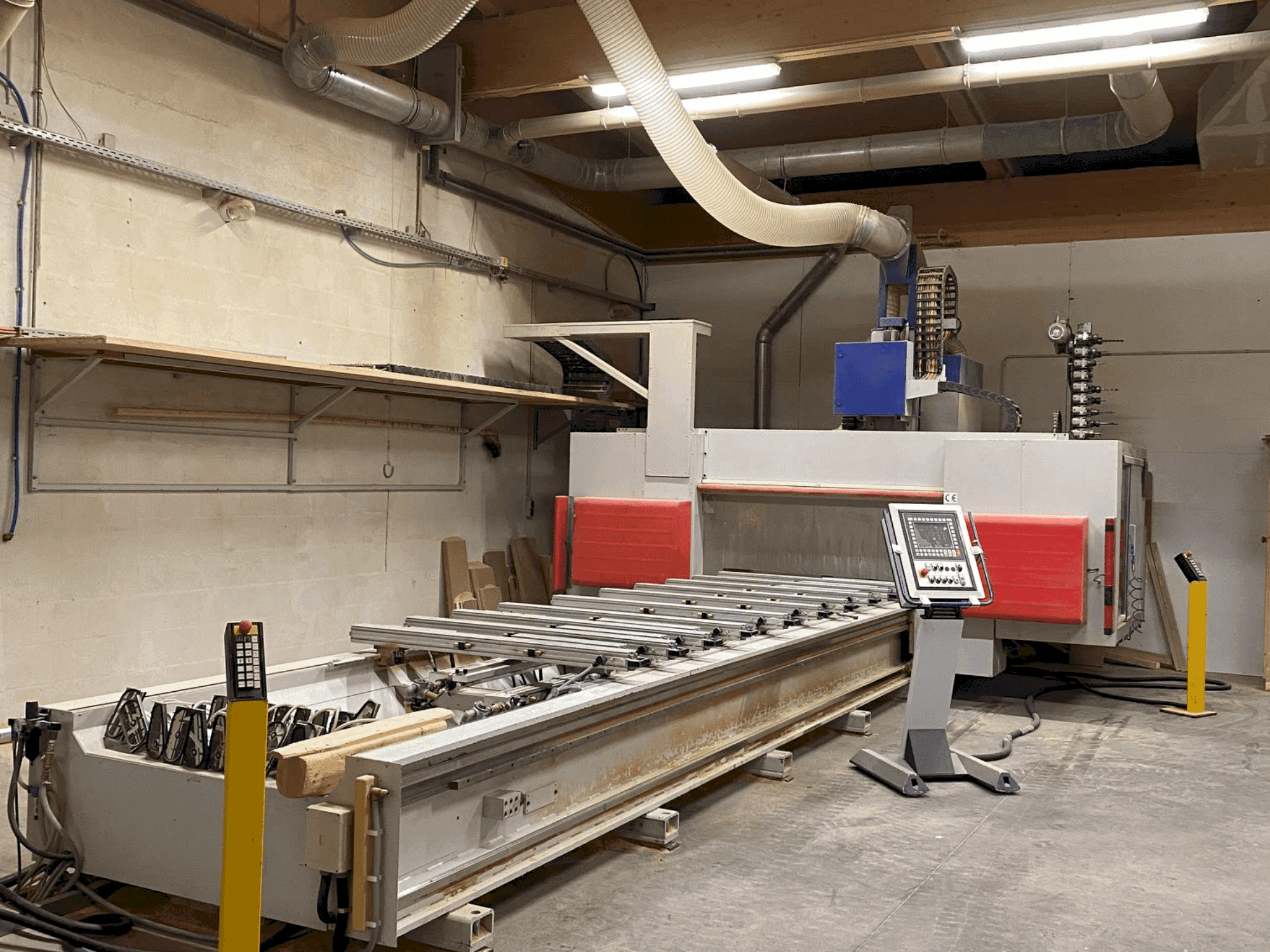 Koneen  MAKA FPM 470 etunäkymä