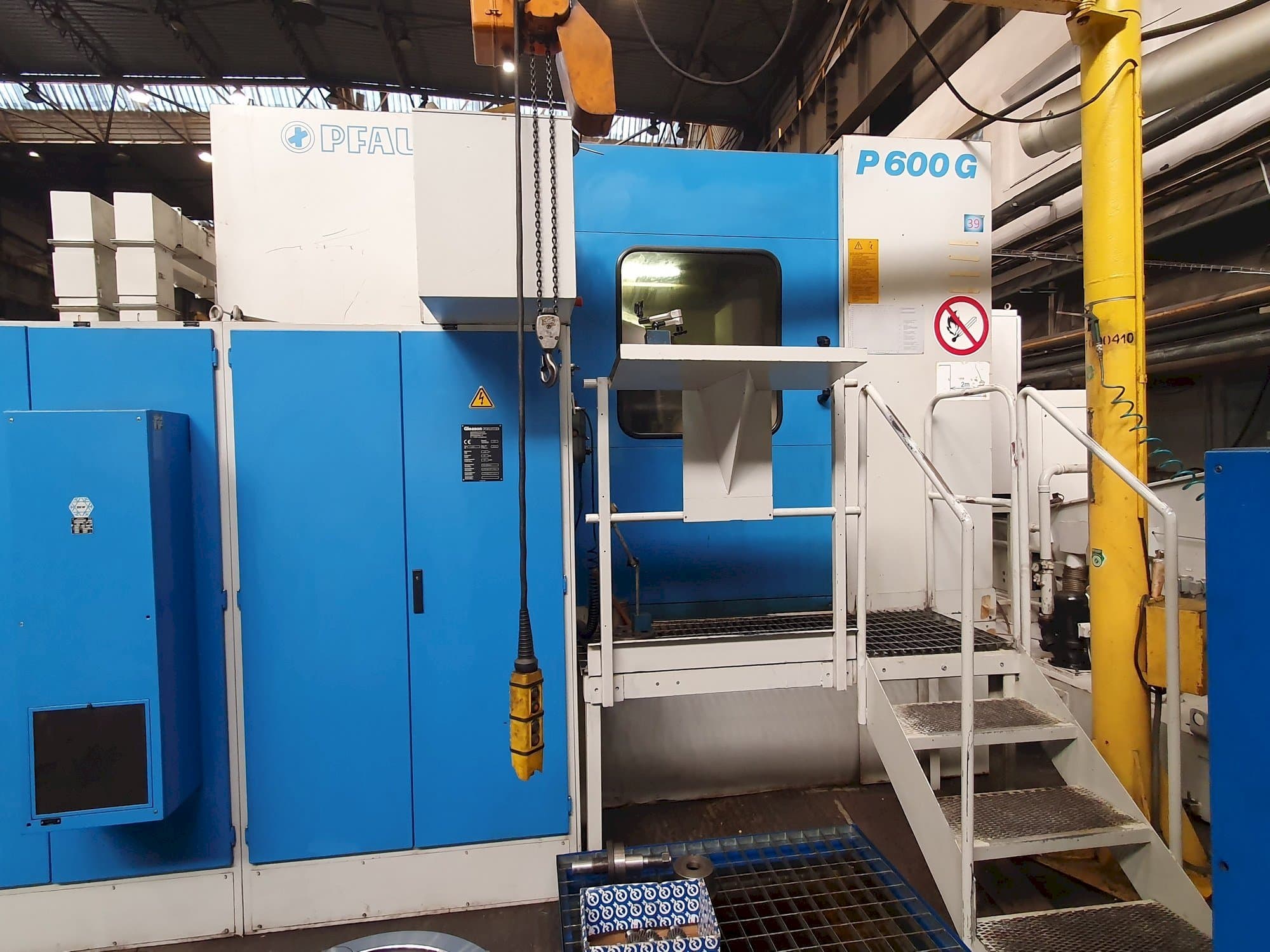 Koneen  Gleason PFAUTER P 600G etunäkymä