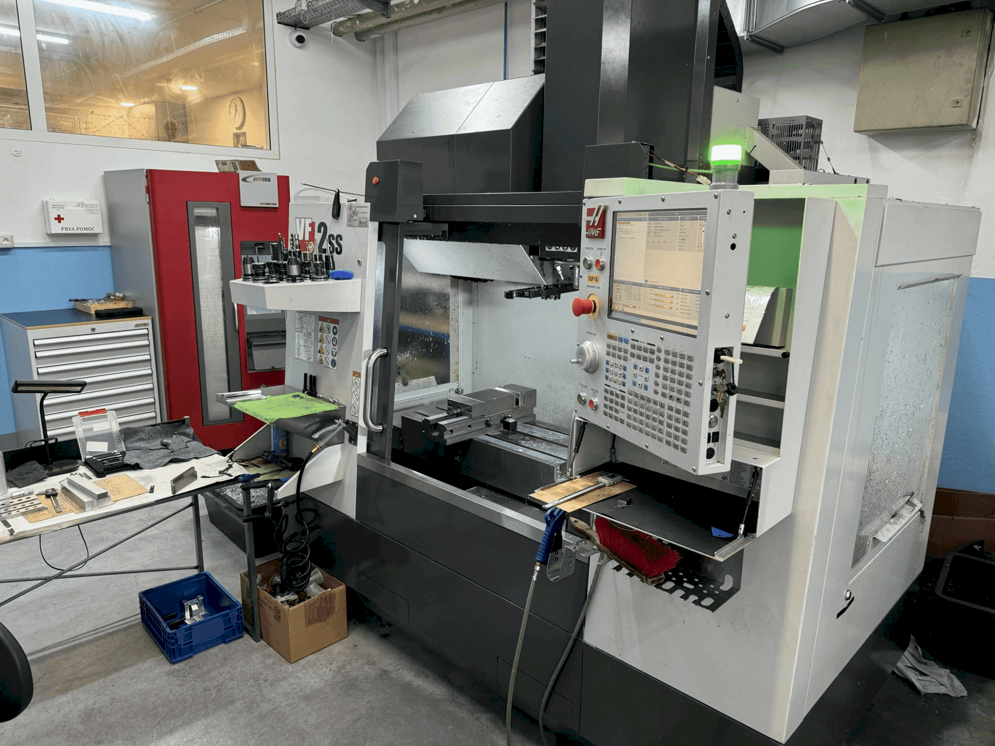 Koneen HAAS VF-2SS etunäkymä
