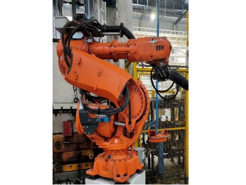 Koneen ABB IRB 6640-185/2.8 etunäkymä