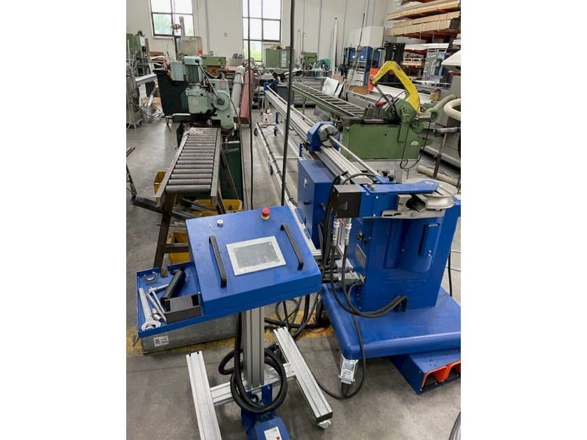 Koneen JUTEC 5060 etunäkymä