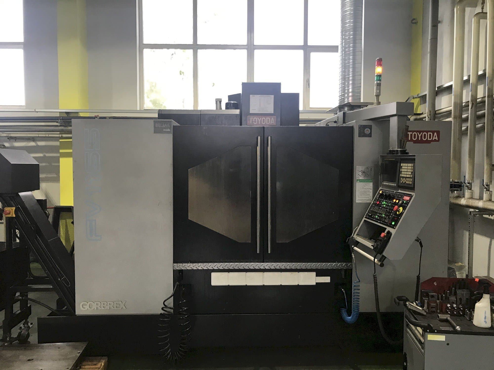Koneen TOYODA FV1165 etunäkymä