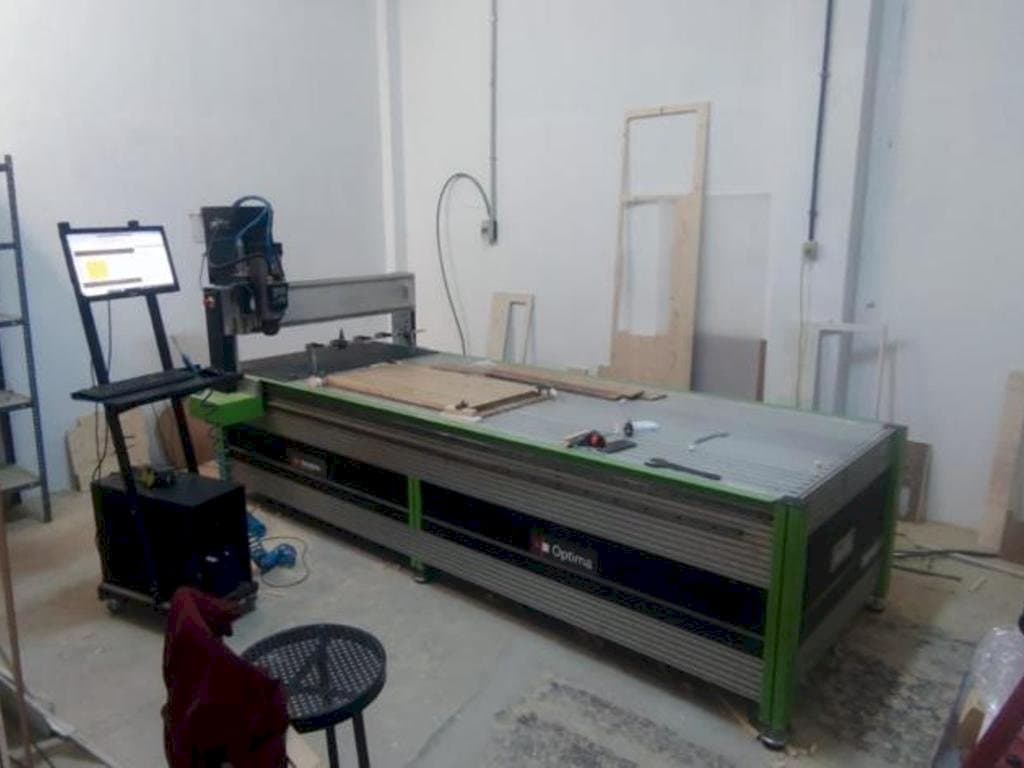 Koneen OPTIMA 2510 etunäkymä