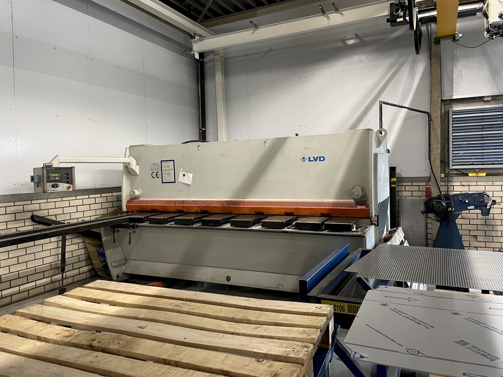 Koneen LVD MVSC 06/31 etunäkymä