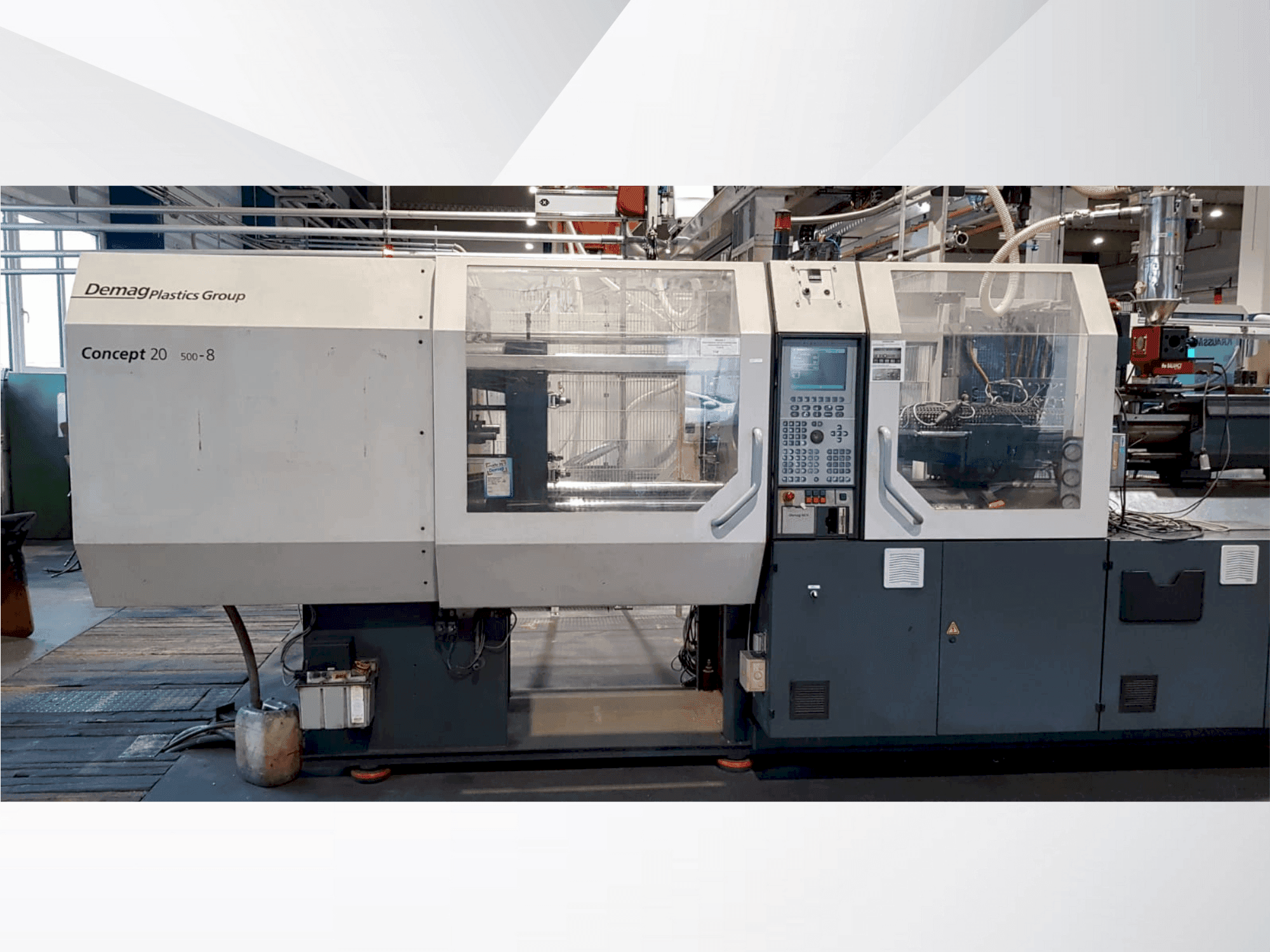 Koneen DEMAG Concept 200/500-840 + W711 etunäkymä