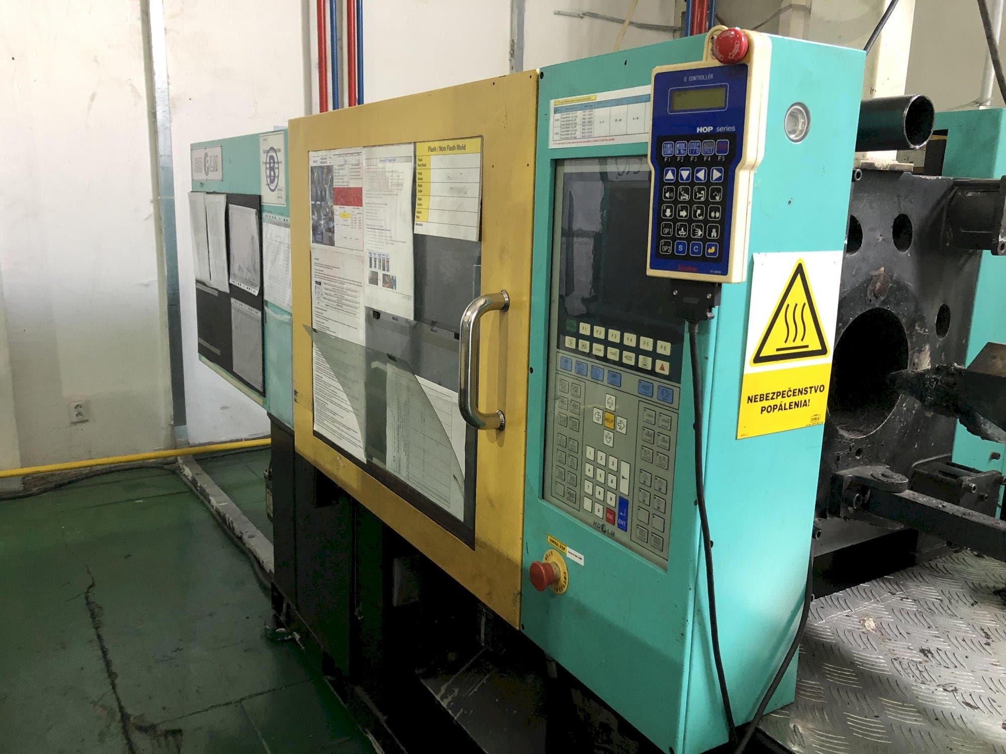 Koneen Hyundai K-120V etunäkymä