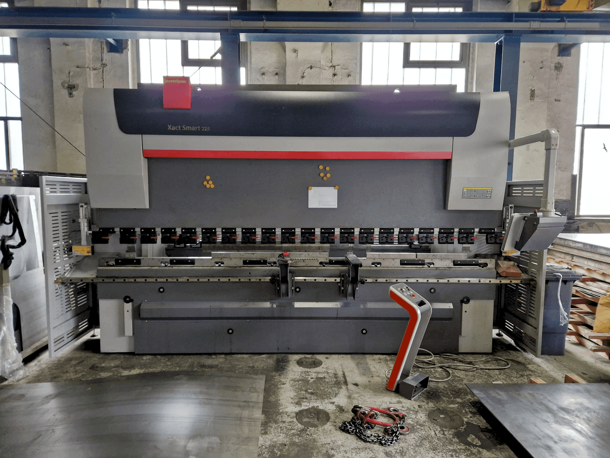 Koneen  Bystronic Xact Smart 225/4100 etunäkymä