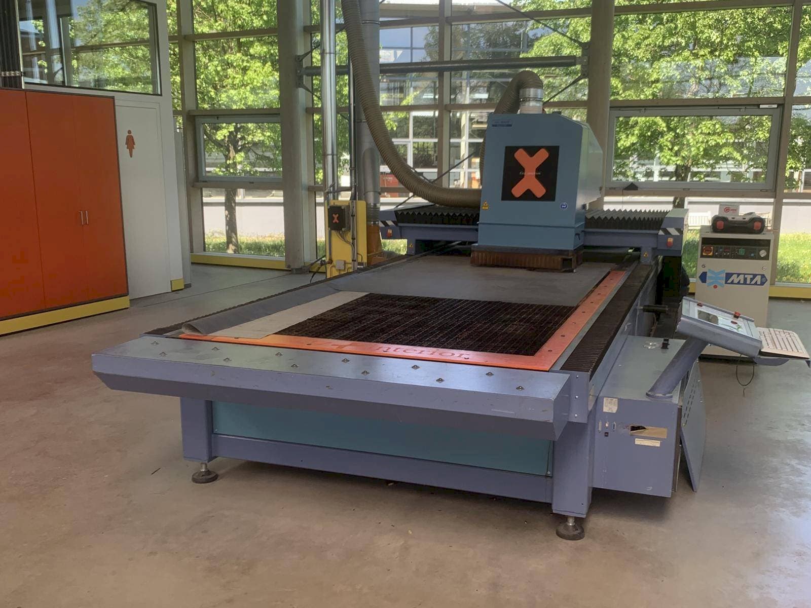 Koneen SEI X-TYPE etunäkymä