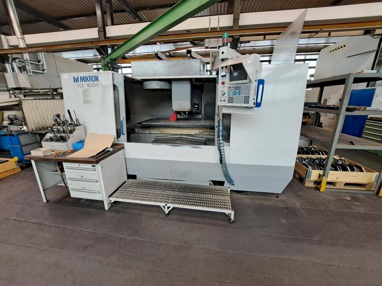 Koneen HAAS MIKRON VCE 1600W etunäkymä