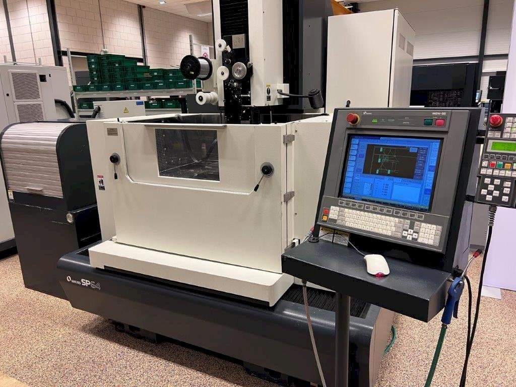 Koneen  Makino  etunäkymä