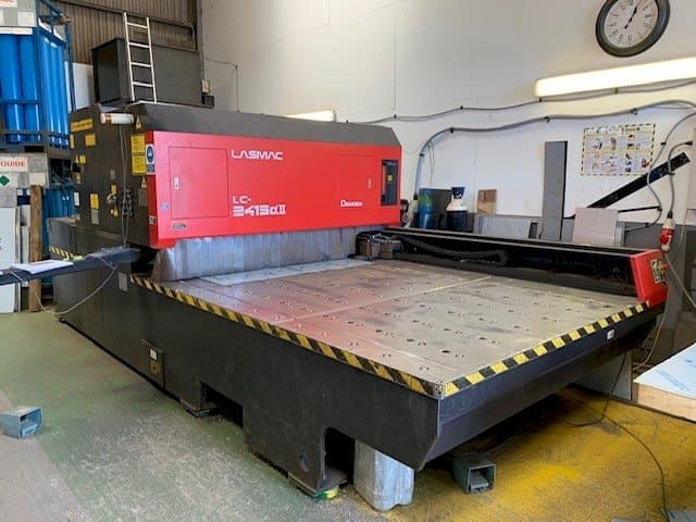 Koneen AMADA LC 2415 Alpha 2 etunäkymä