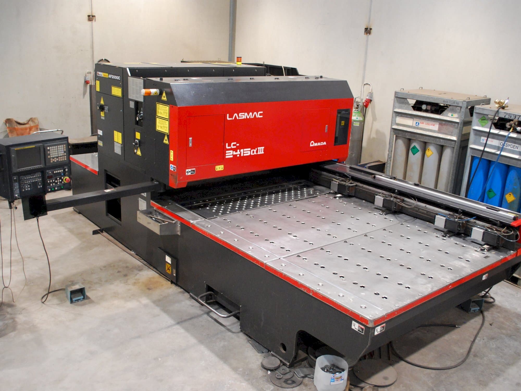 Koneen AMADA LC 2415 Alpha III etunäkymä
