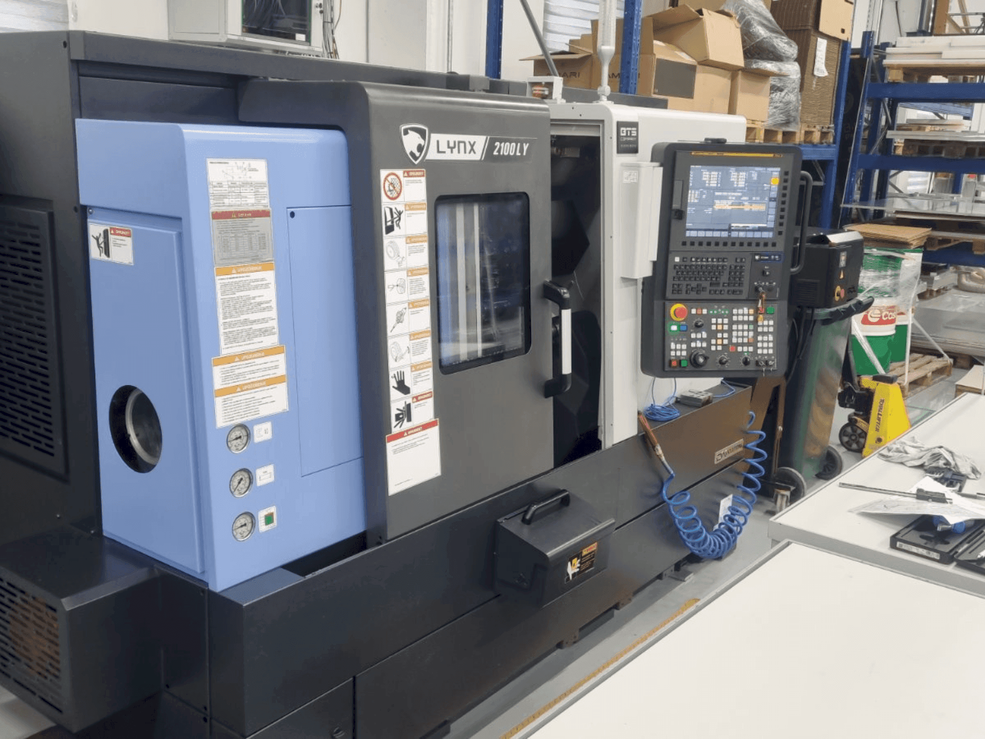 Koneen DN SOLUTIONS LYNX 2100 LYB etunäkymä