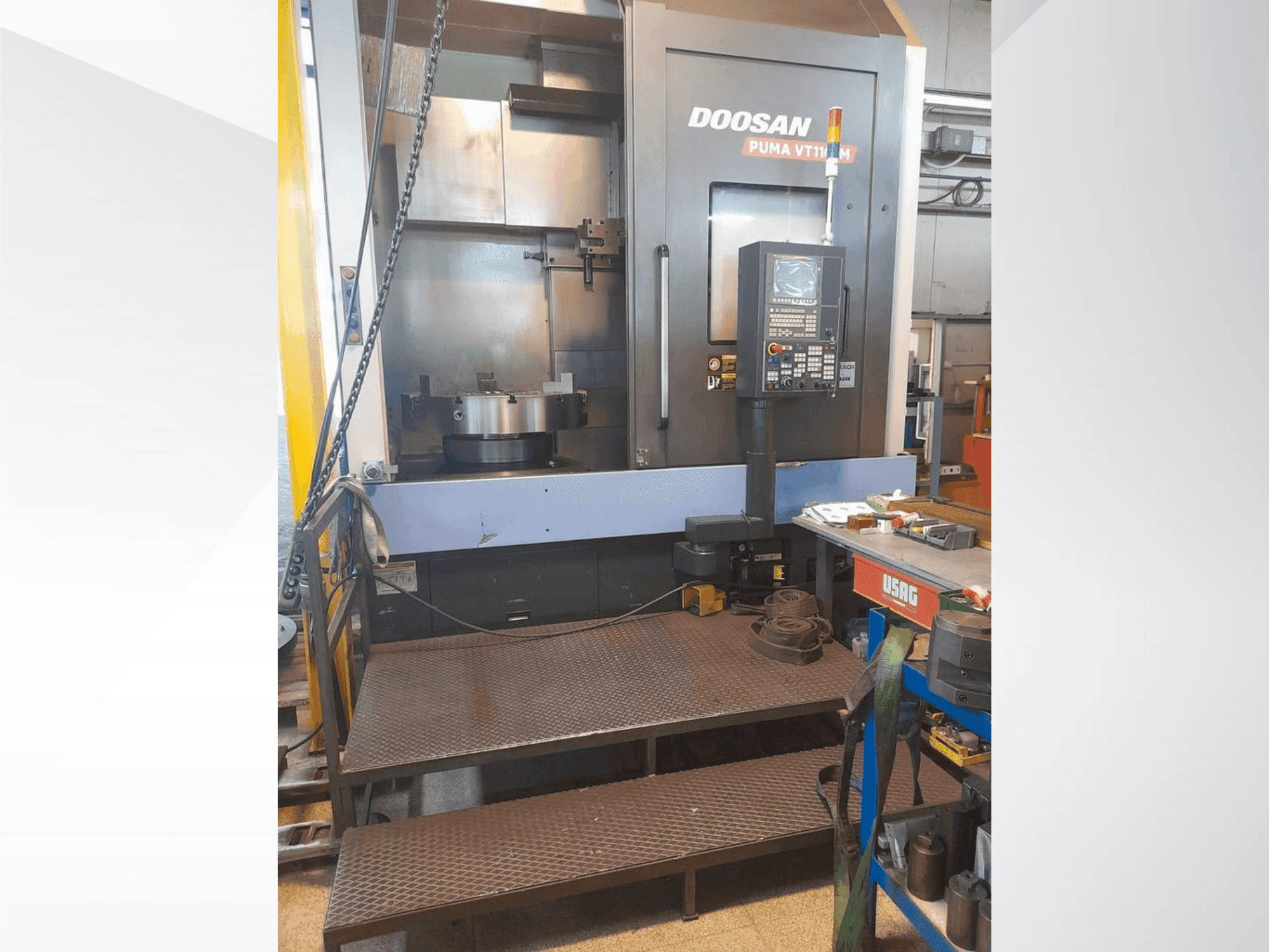 Koneen  DOOSAN VT1100M etunäkymä