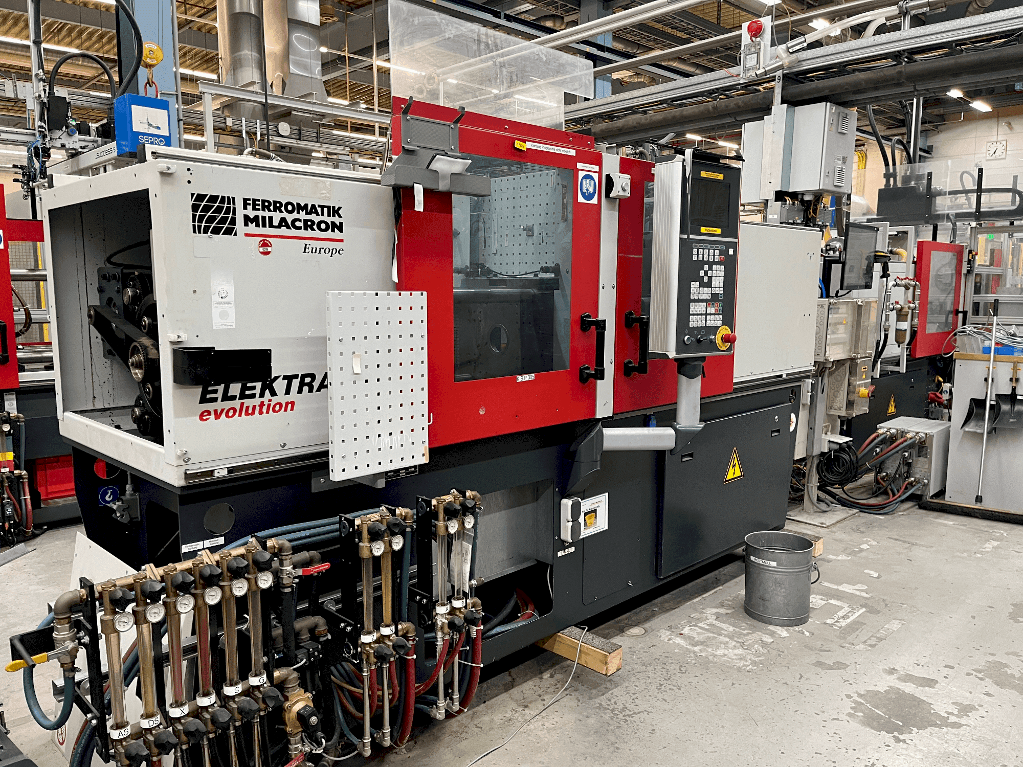 Koneen  FERROMATIK EE 30 etunäkymä