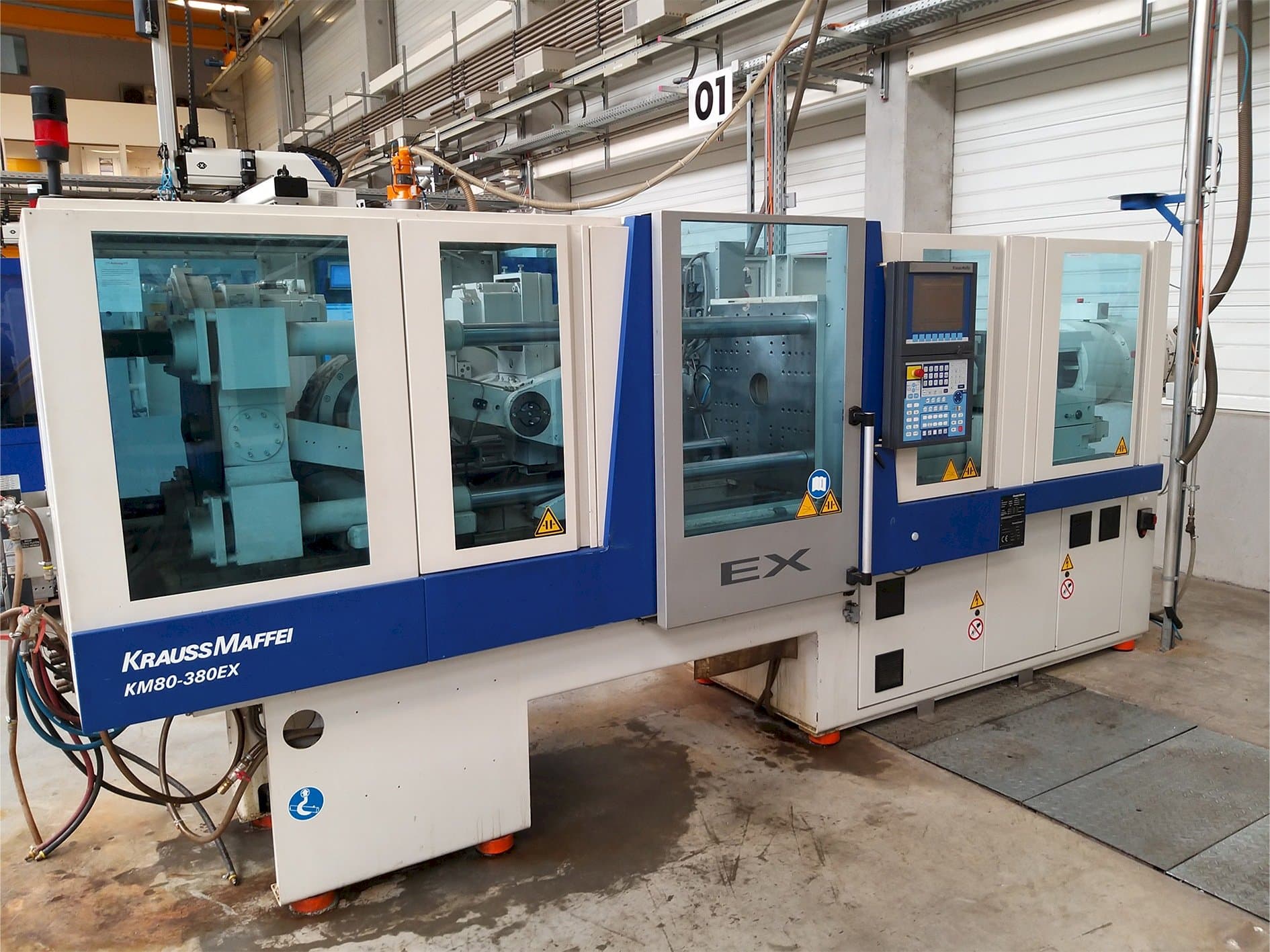 Koneen Krauss Maffei 80-380 Ex etunäkymä