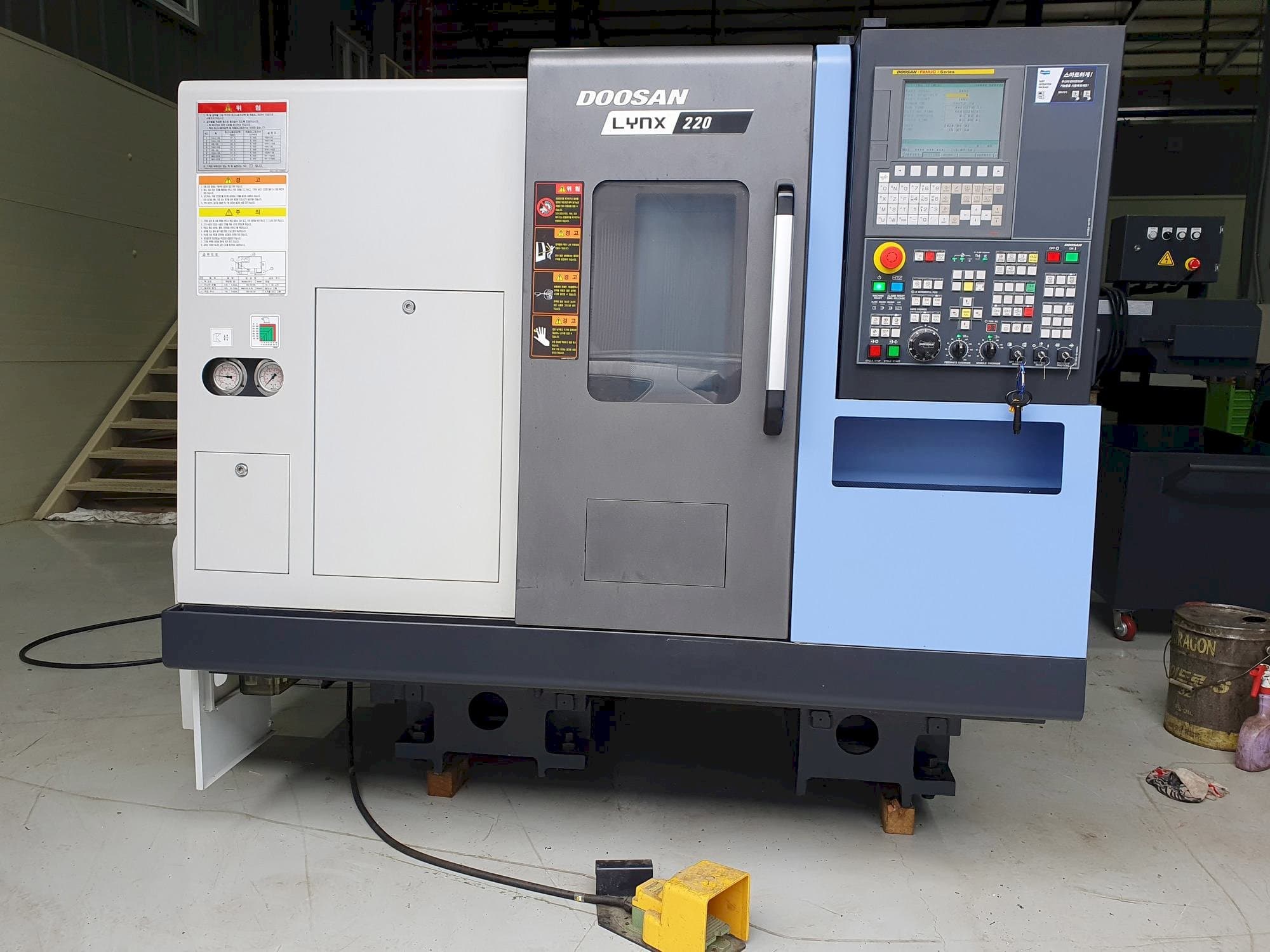 Koneen Doosan LYNX220C etunäkymä