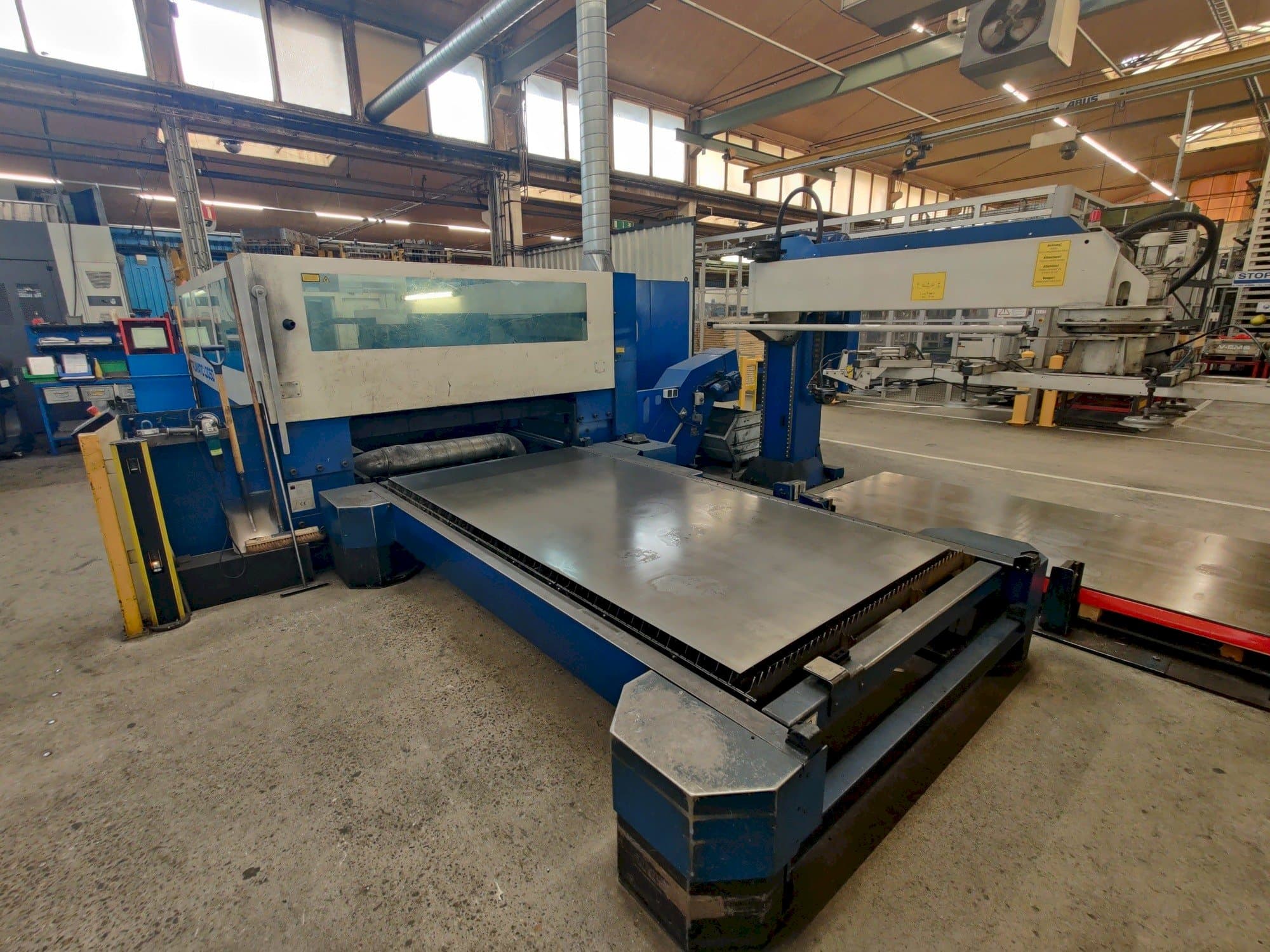 Koneen Trumpf Trumatic L3050 etunäkymä