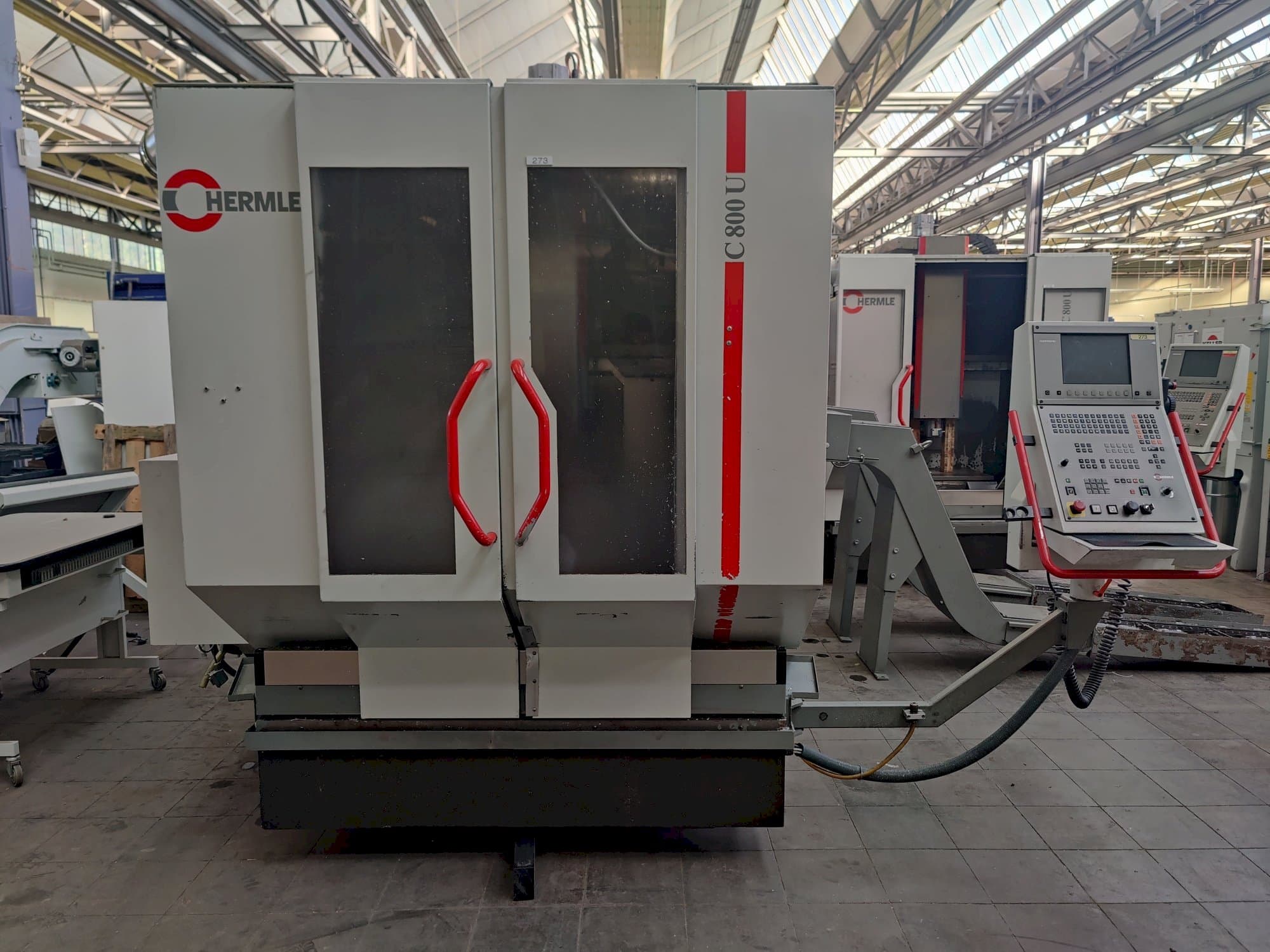 Koneen HERMLE C800U etunäkymä