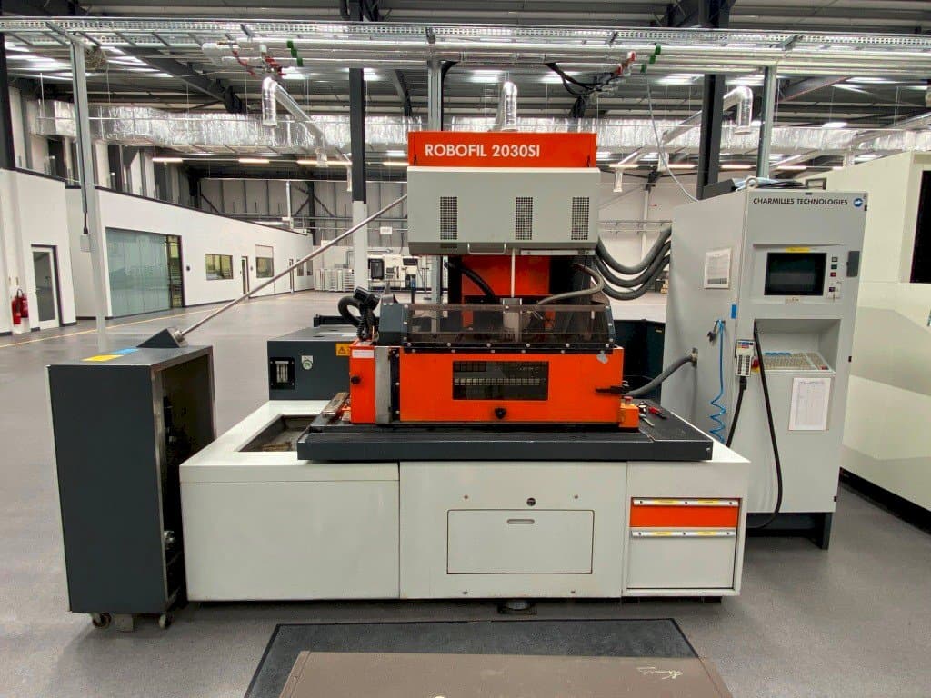 Koneen  CHARMILLES ROBOFIL 2030SI etunäkymä