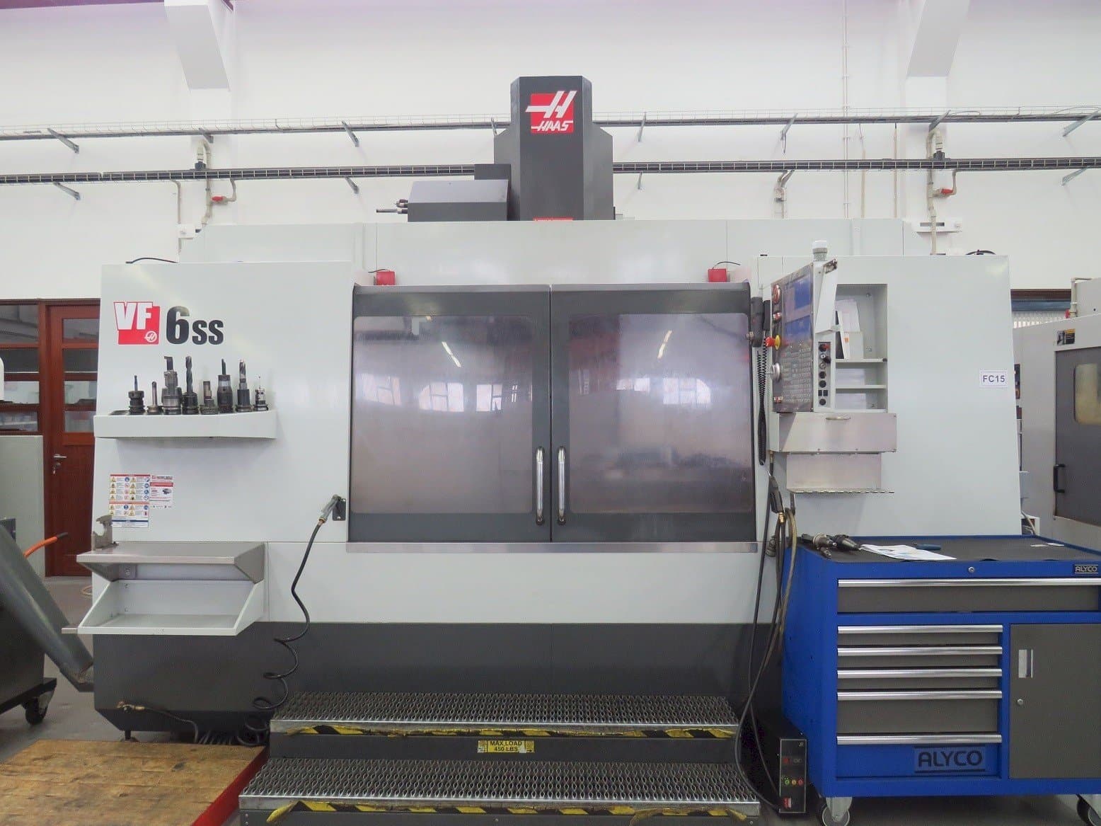 Koneen HAAS VF-6SS etunäkymä