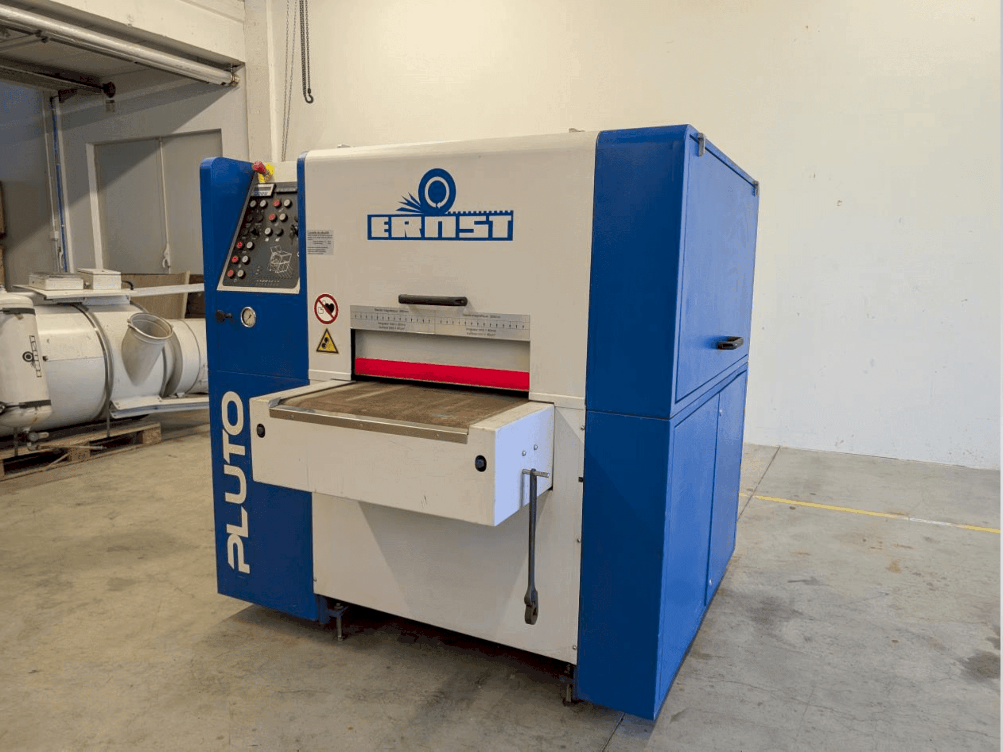Koneen ERNST PLUTO EDD etunäkymä