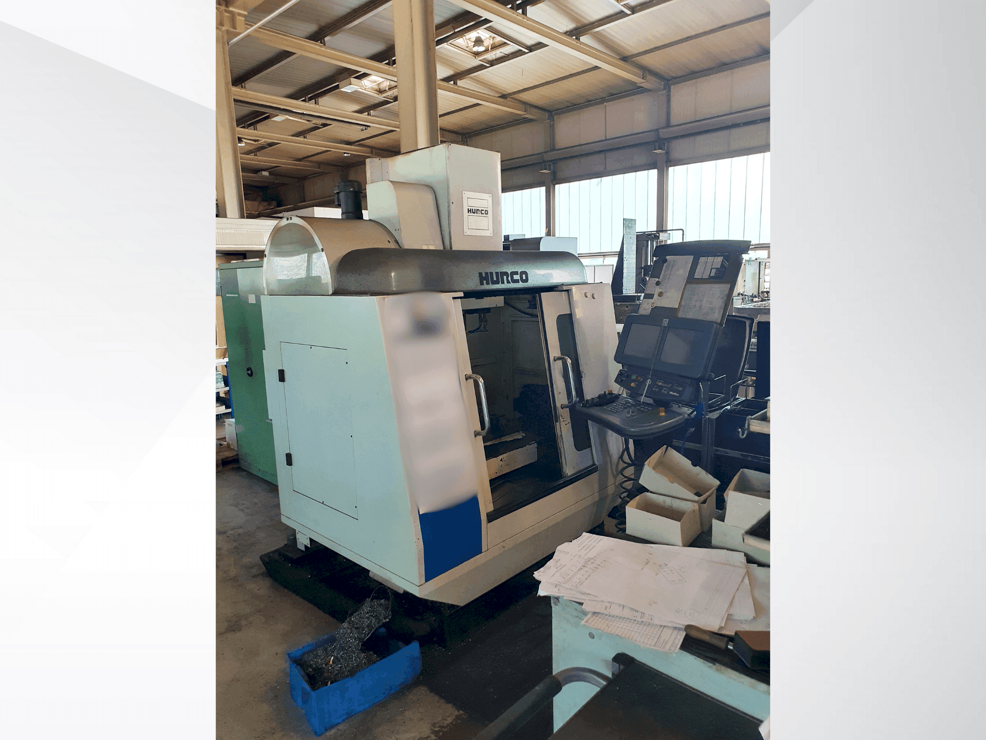 Koneen  Hurco VMX42T etunäkymä
