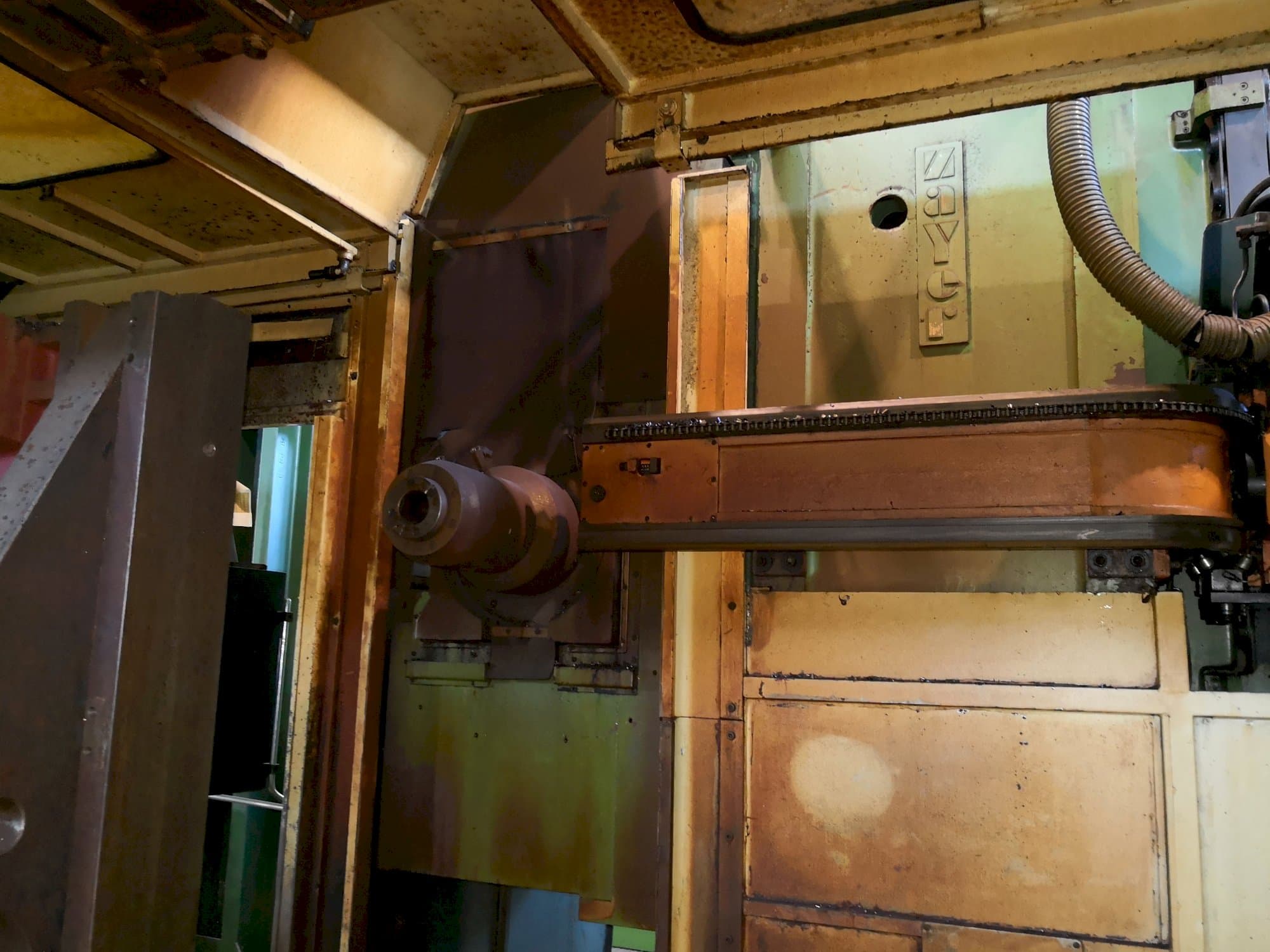 Koneen Zayer yksityiskohdat KFG