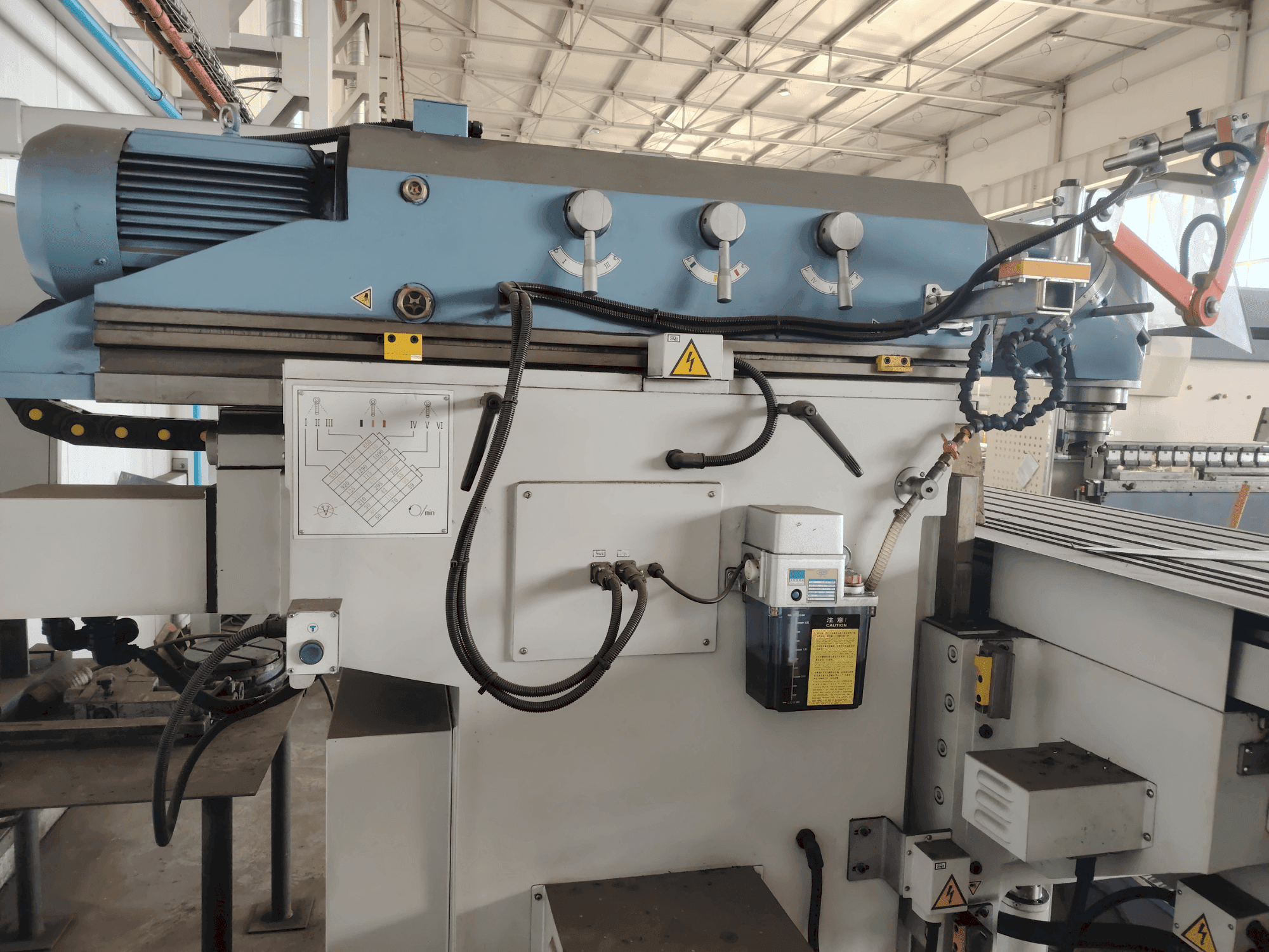 Koneen Bernardo Variomill FU 2000E Servo etunäkymä