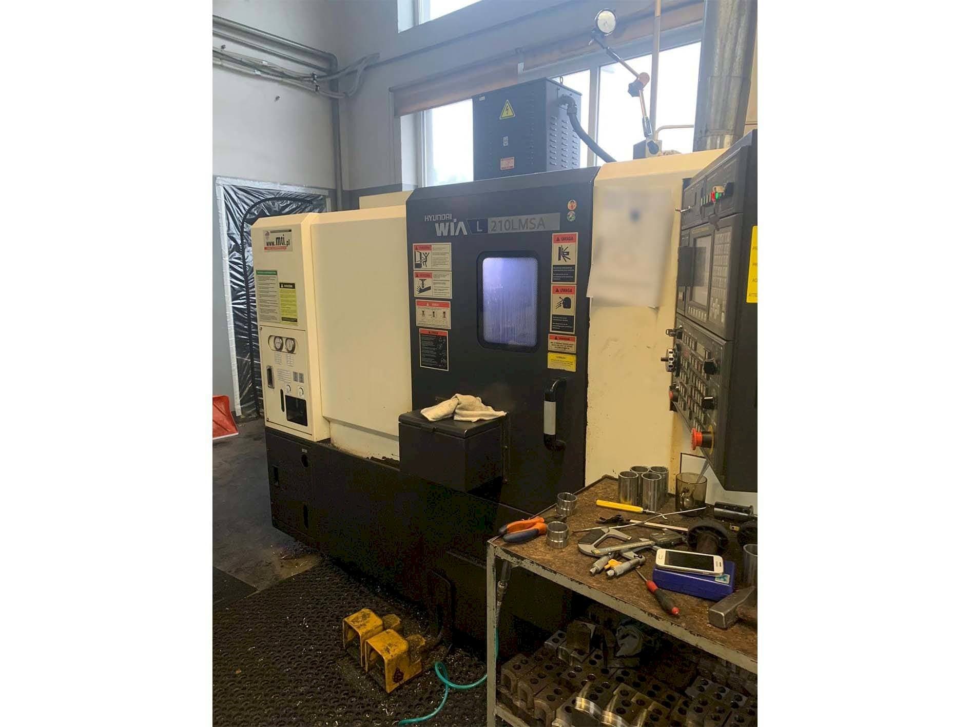 Koneen Hyundai Wia L210LMSA etunäkymä