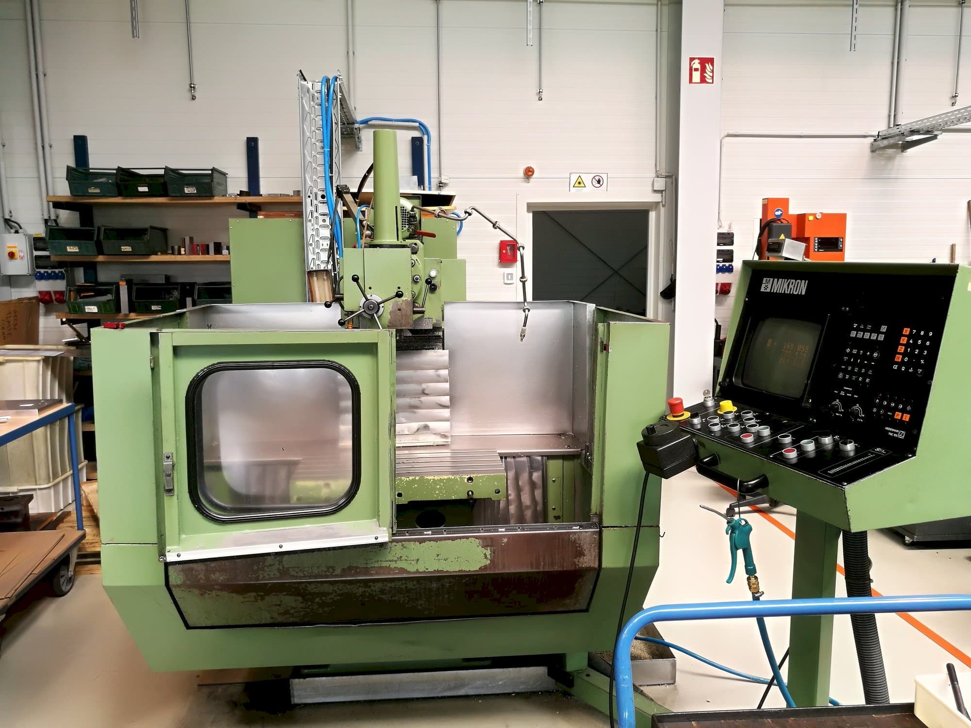 Koneen MIKRON WF 21 C etunäkymä