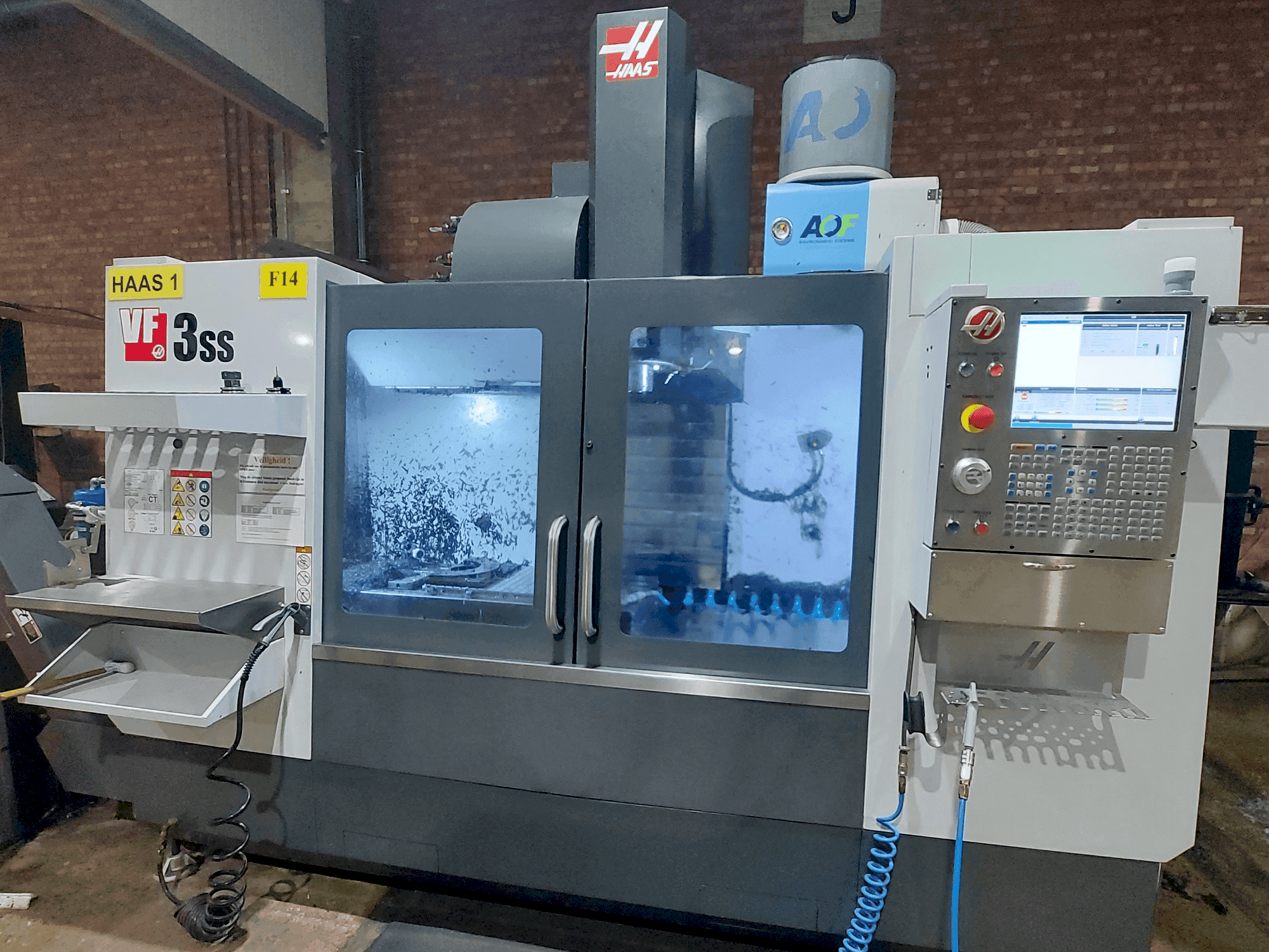 Koneen HAAS VF-3SS etunäkymä