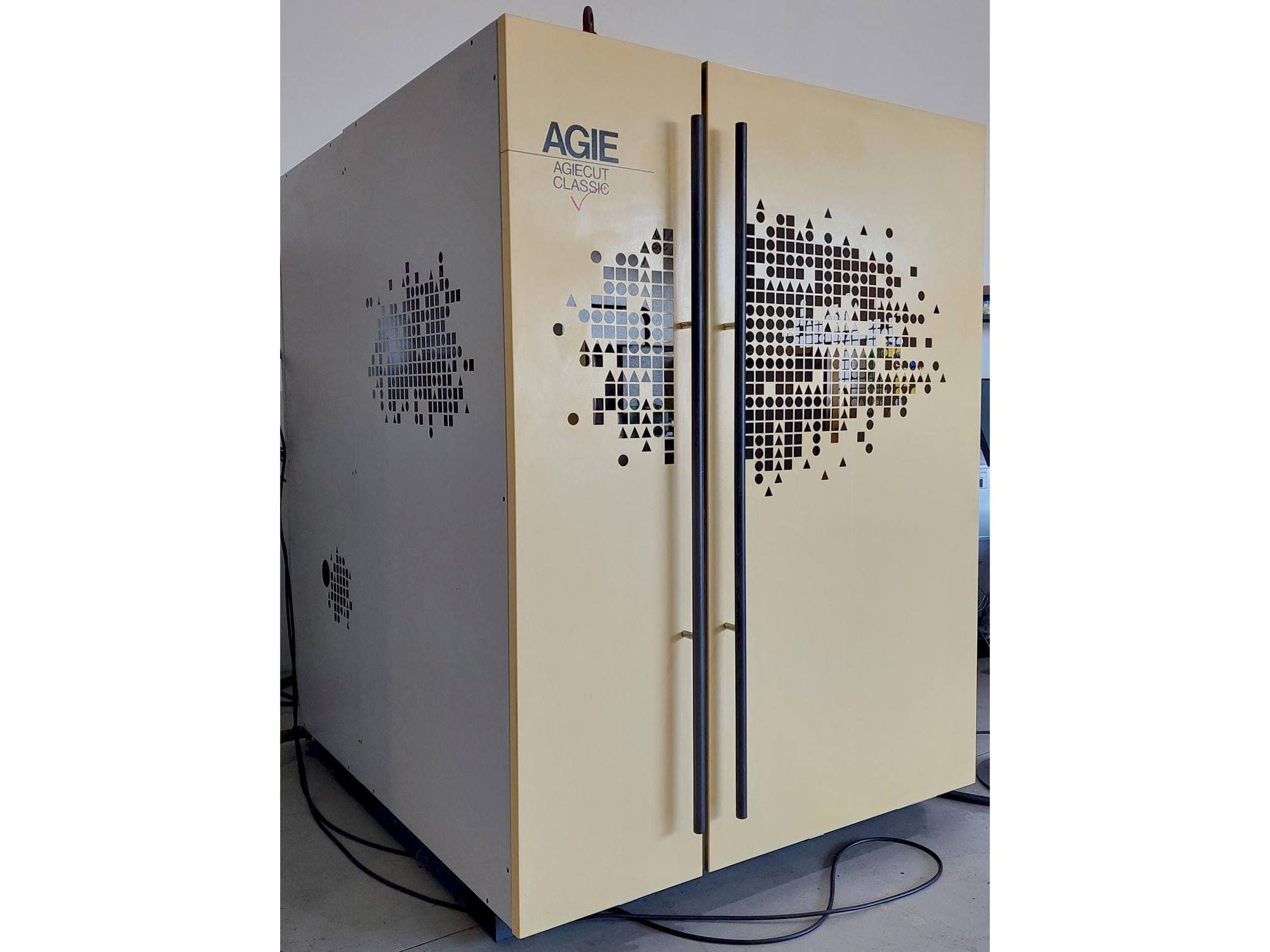 Koneen AGIE CUT CLASSIC V2 etunäkymä