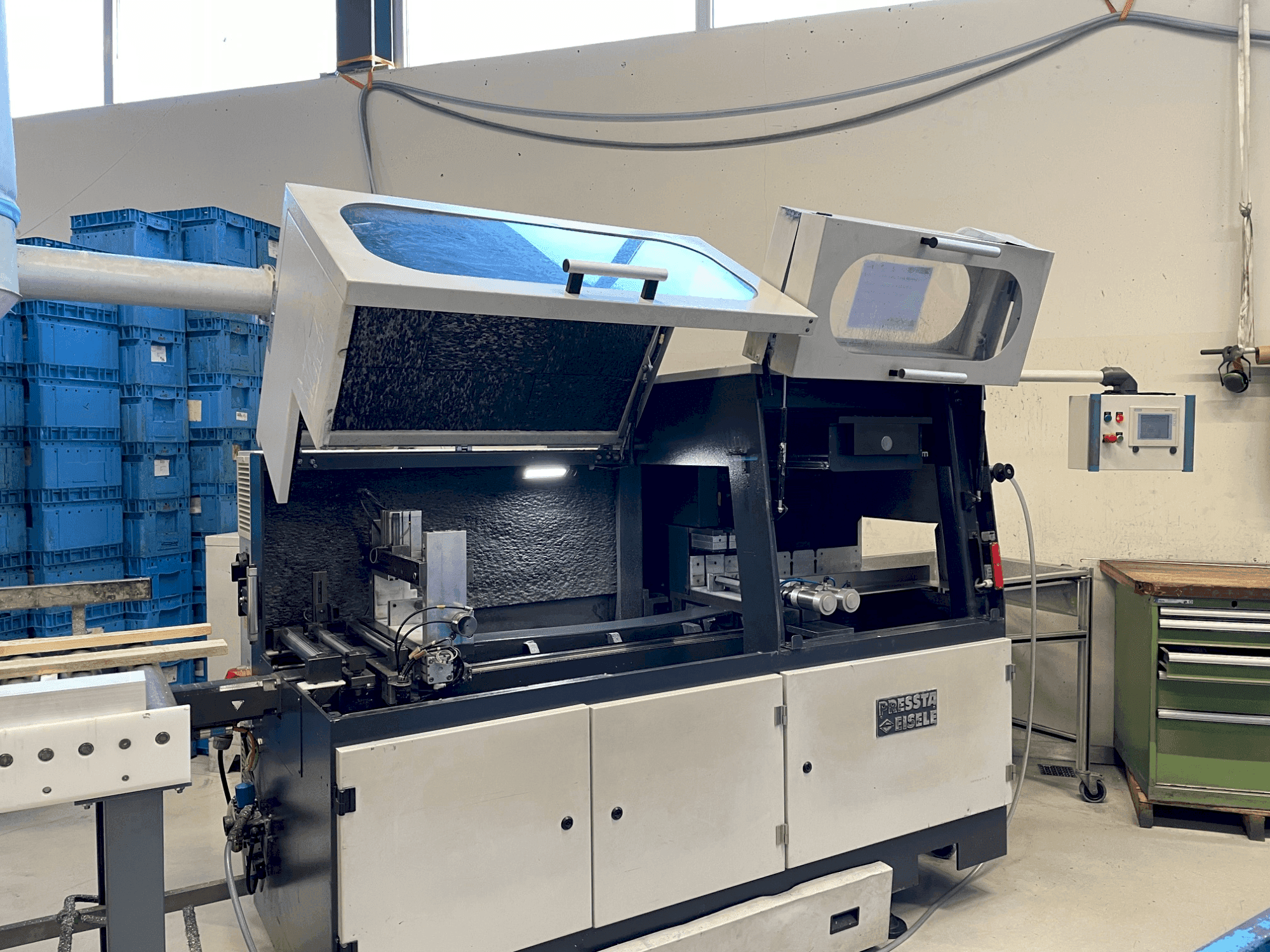 Koneen Other 600 R etunäkymä