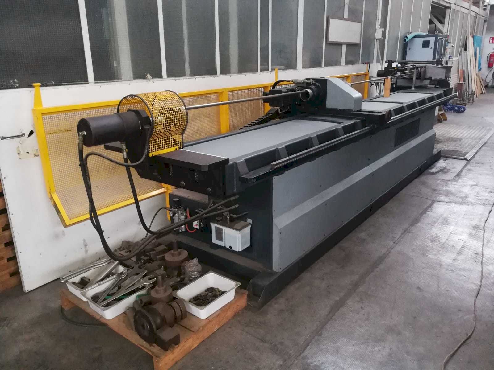 Koneen MACRI EURO 80 CN3PC etunäkymä