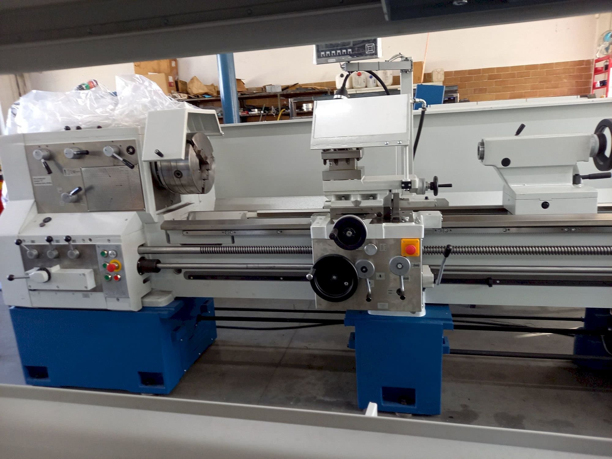 Koneen TUJ 50M x2000 etunäkymä