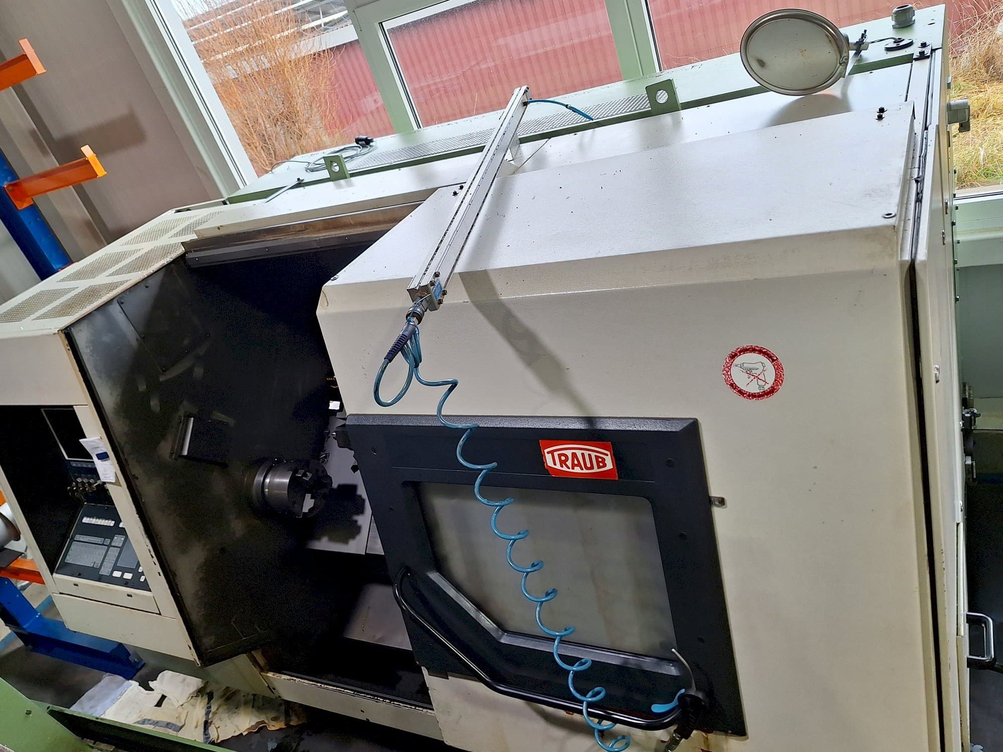 Koneen TRAUB TND 400 etunäkymä