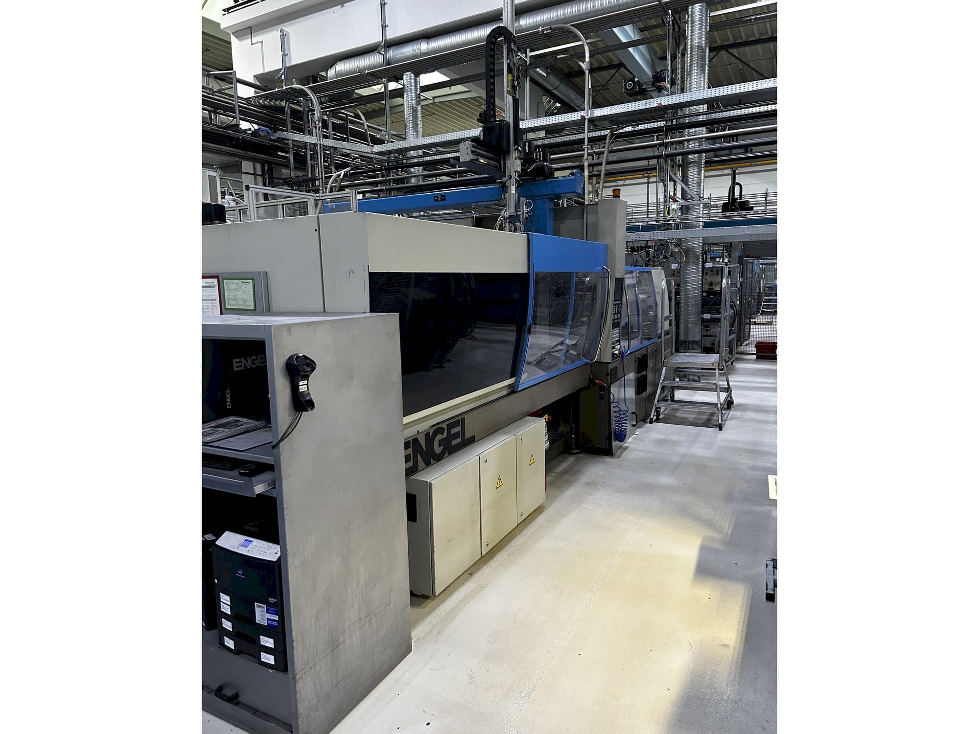 Koneen  Engel VICTORY 1050/220 vasemman sivun näkymä